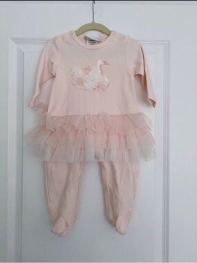 Biscotti pink Baby girls tulle swan appliqué onepiece Romper outfit 9 12 months